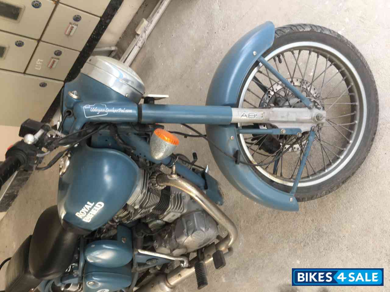 Royal Enfield Classic Squadron Blue Royal Enfield Classic Squadron Blue