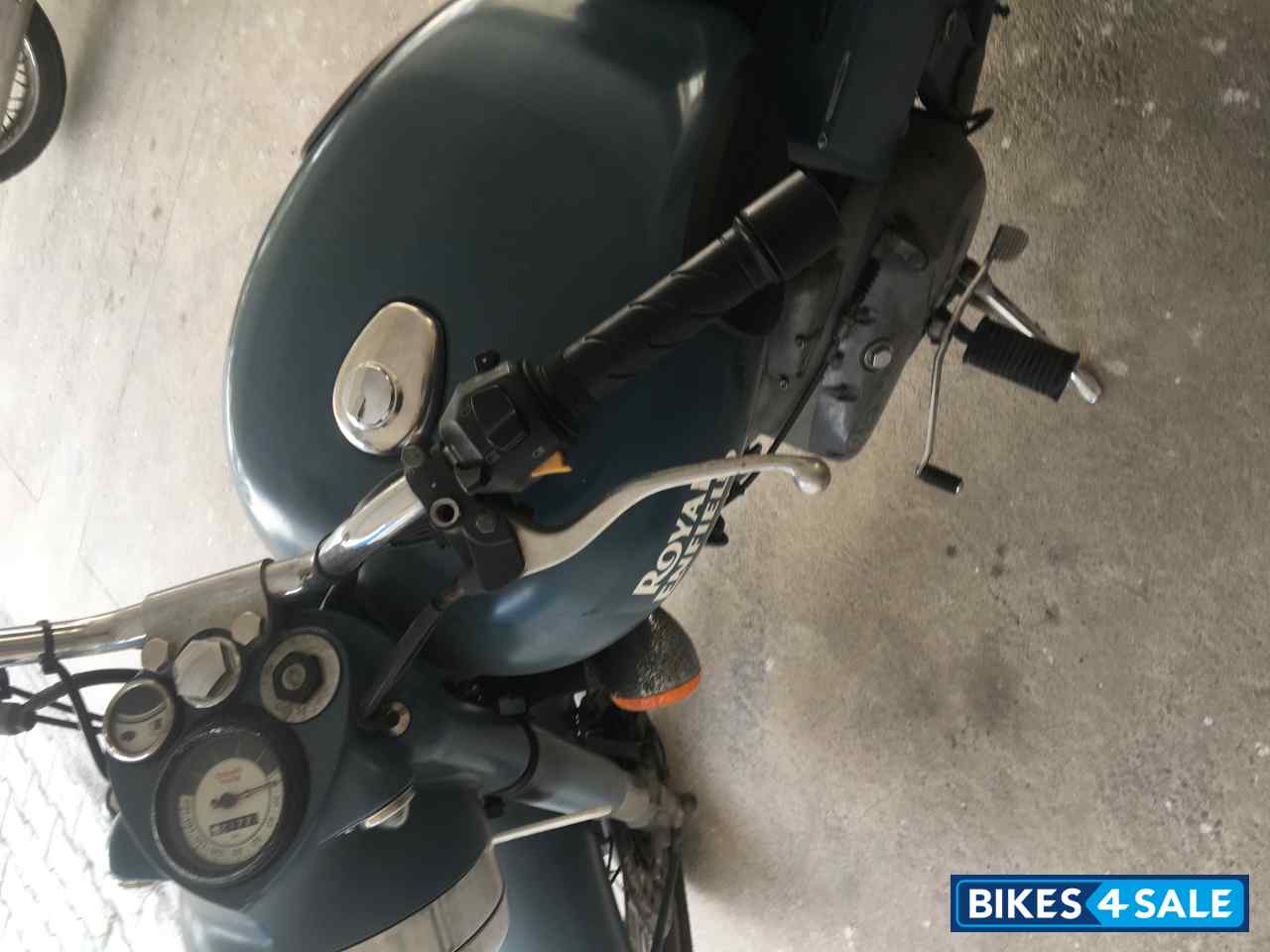 Royal Enfield Classic Squadron Blue Royal Enfield Classic Squadron Blue