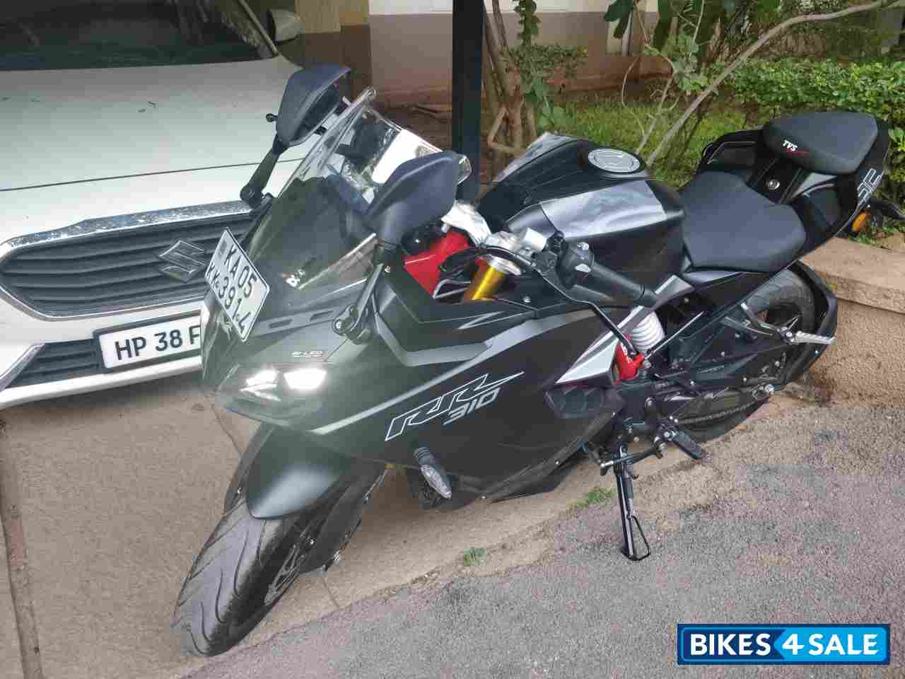 Black TVS Apache RR 310