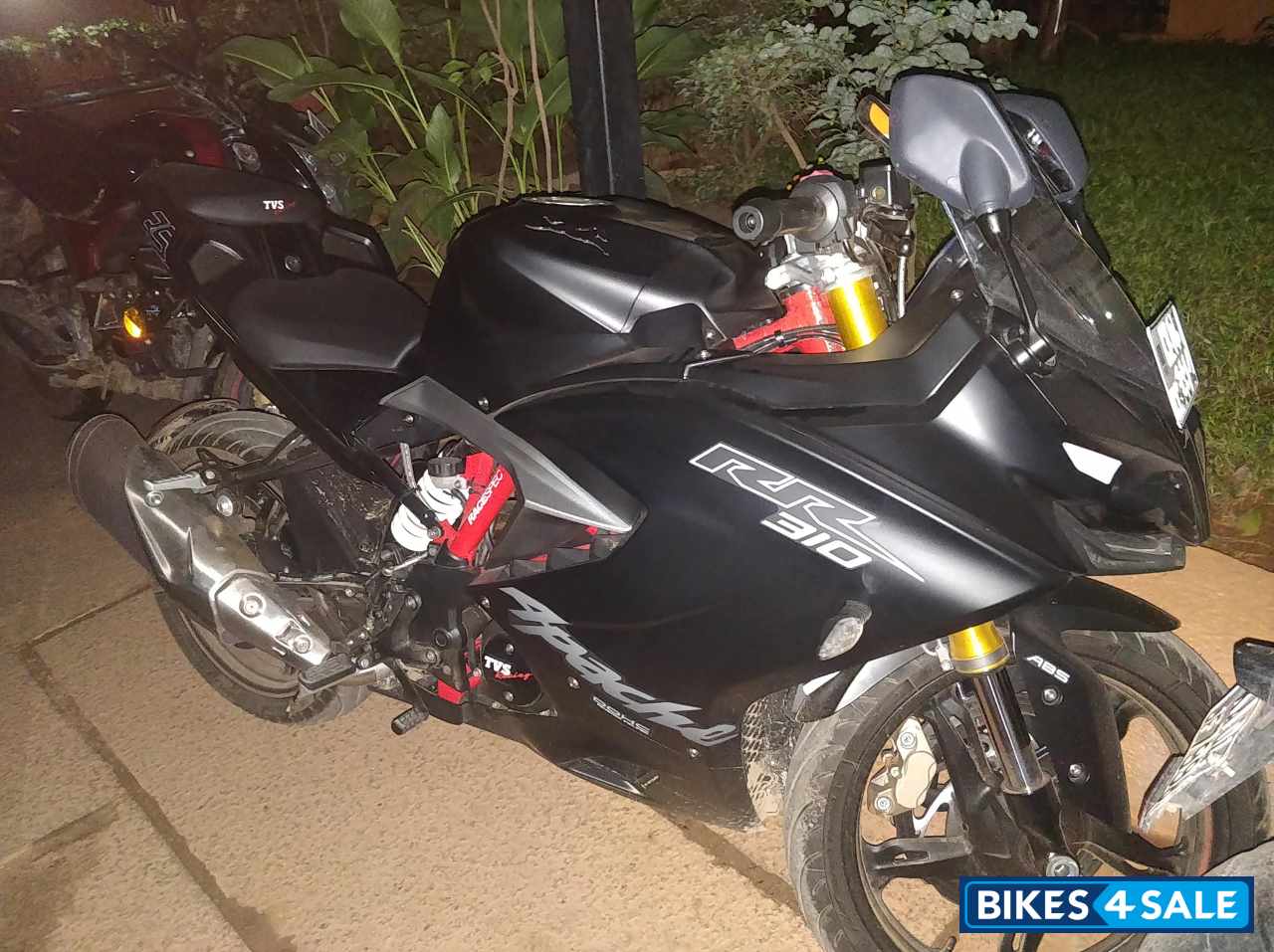 Black TVS Apache RR 310