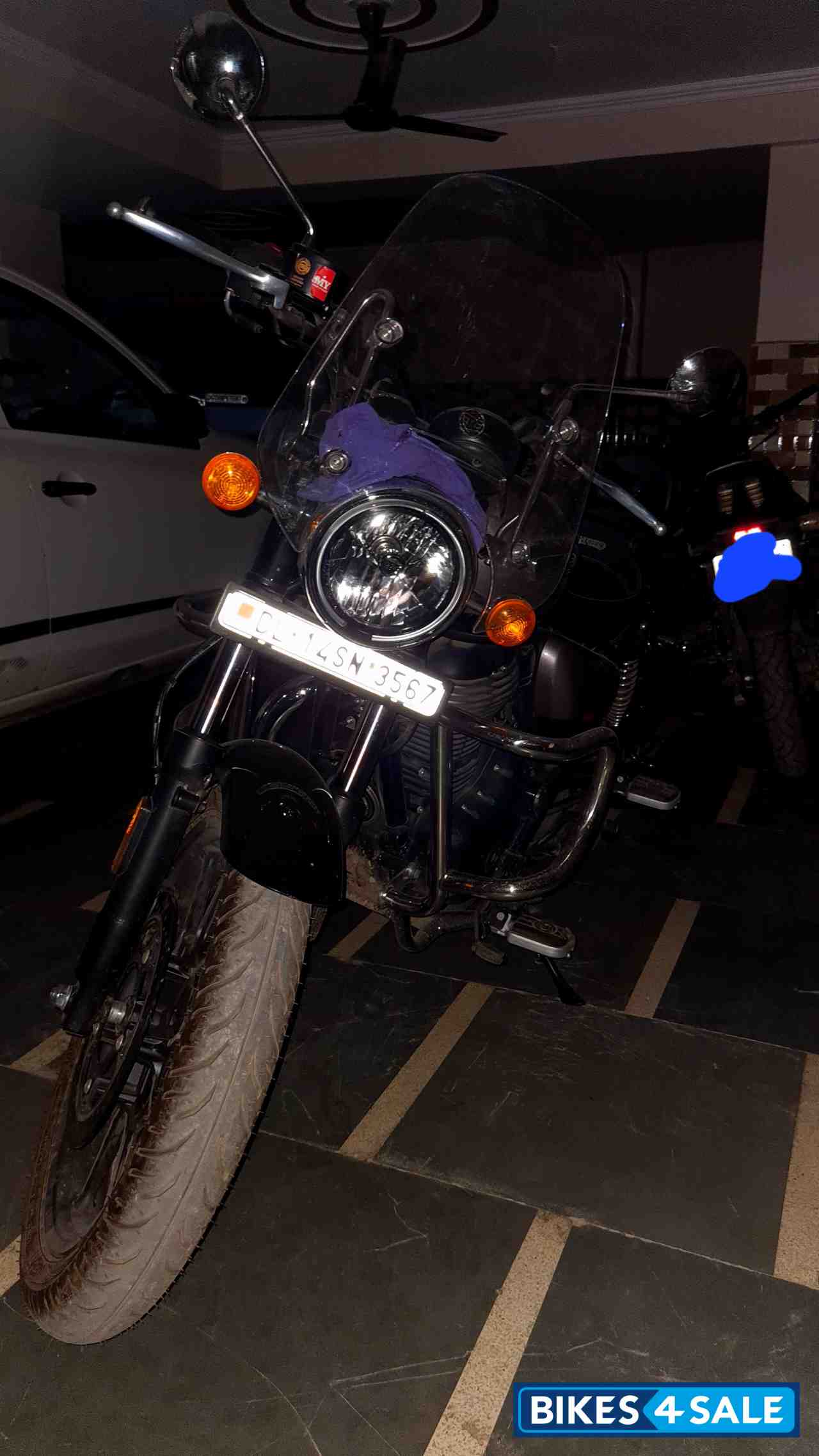 Silver Royal Enfield Meteor 350 Supernova Silver Royal Enfield Meteor 350 Supernova