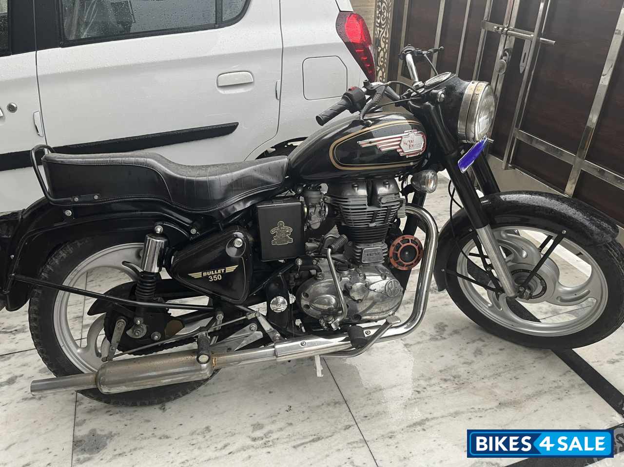 Black Royal Enfield Bullet Standard 350