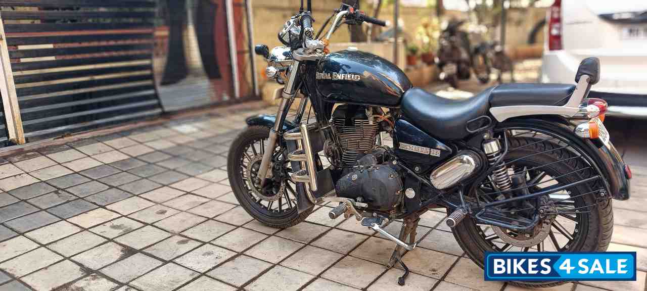 Black Royal Enfield Thunderbird Black Royal Enfield Thunderbird