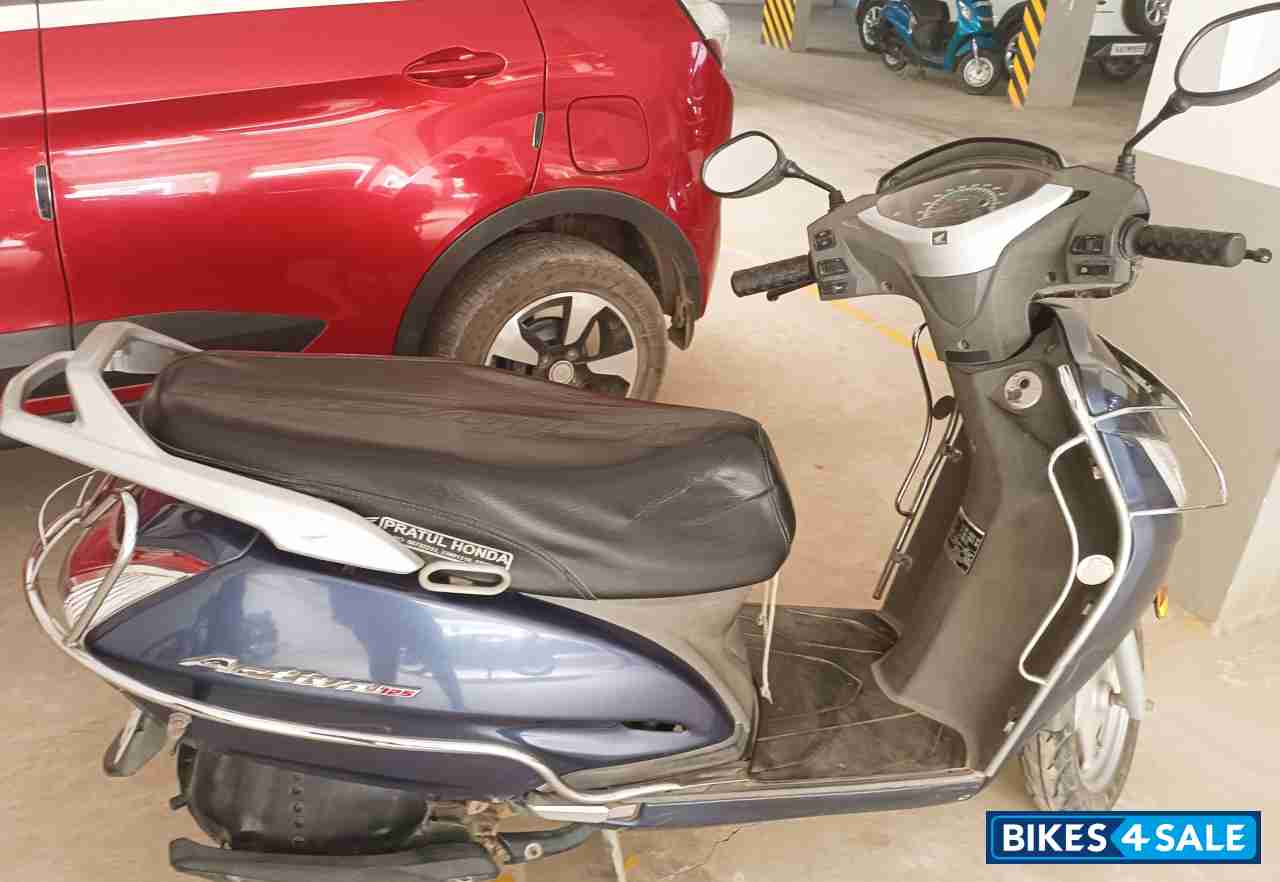 Blue Honda Activa 125 BS6