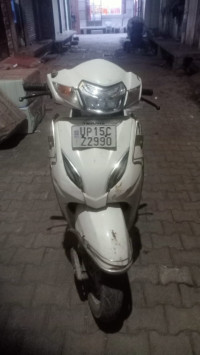 White Honda Activa 5G