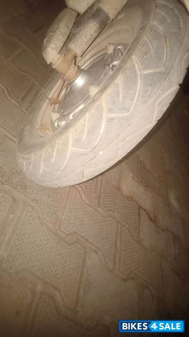 White Honda Activa 5G