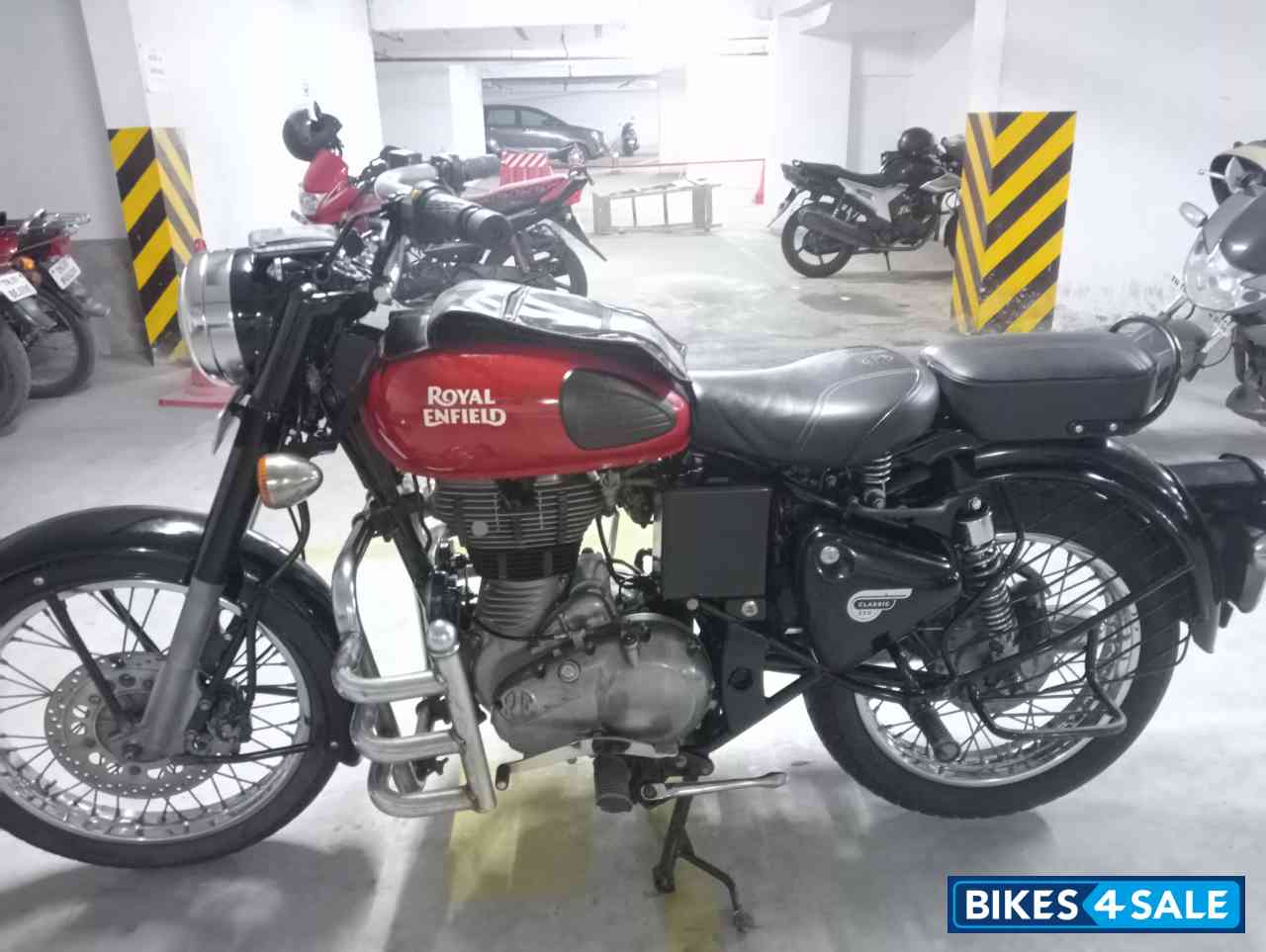 Royal Enfield Classic 350 Redditch Red