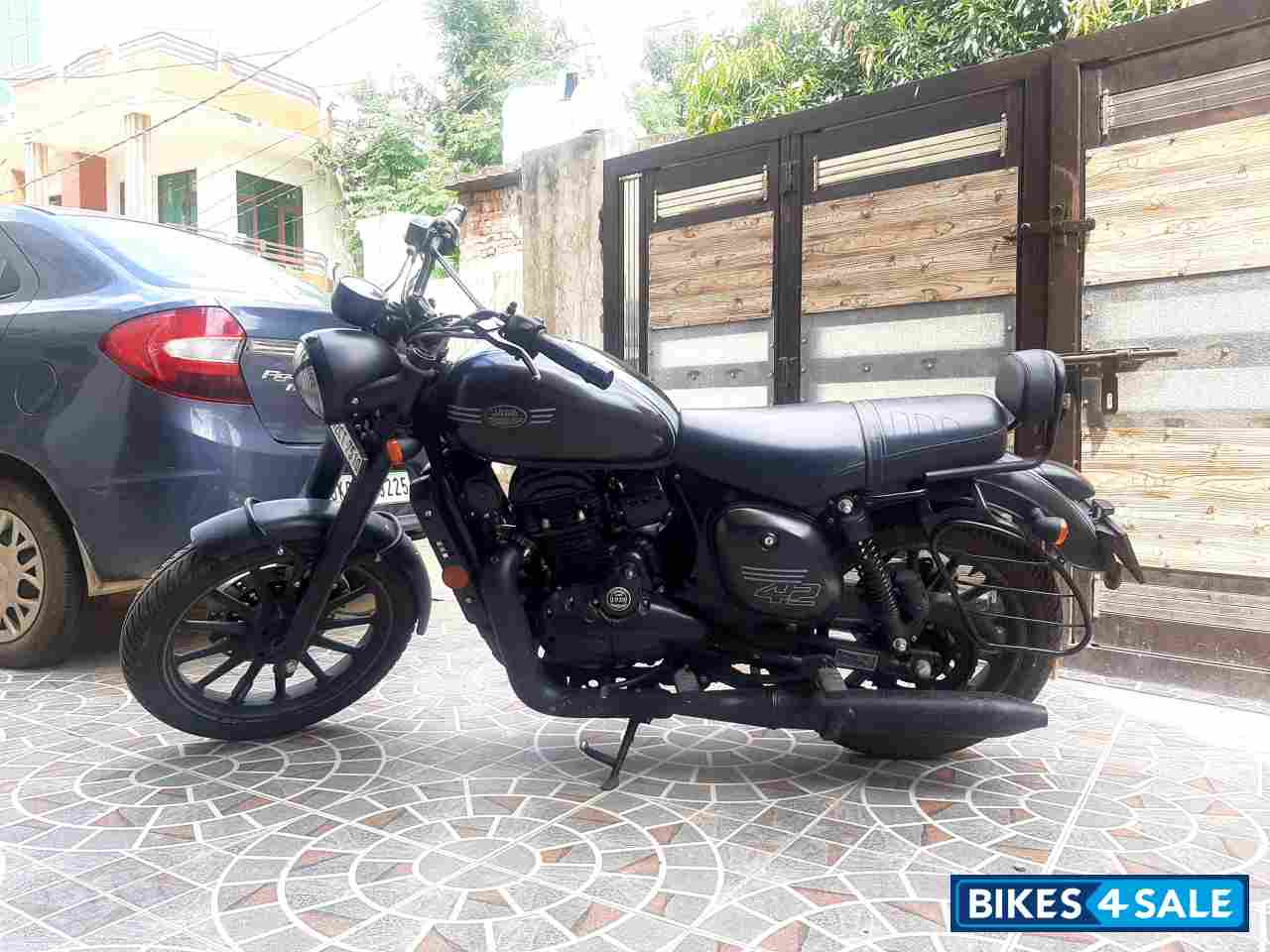 Matt Black Jawa 42 2.1