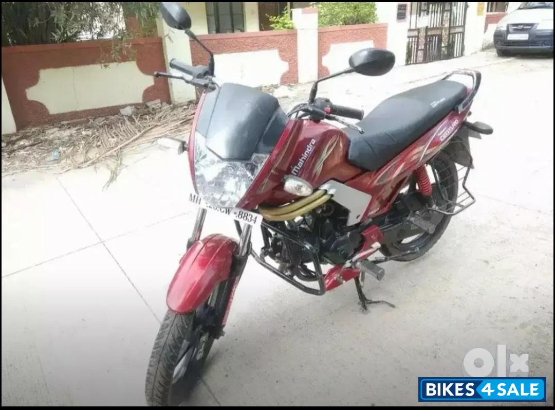 Red Mahindra Centuro