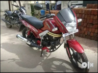 Red Mahindra Centuro