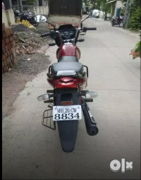 Red Mahindra Centuro