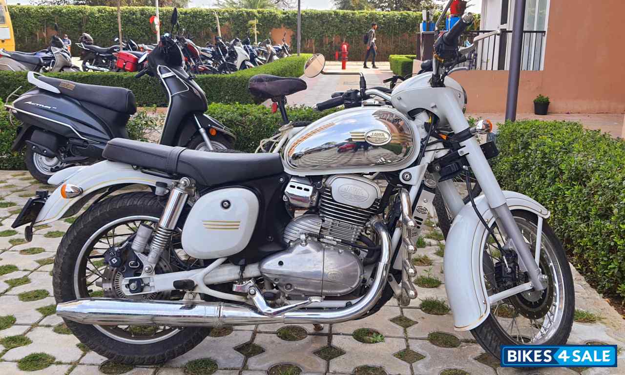 White Chrome Jawa Jawa