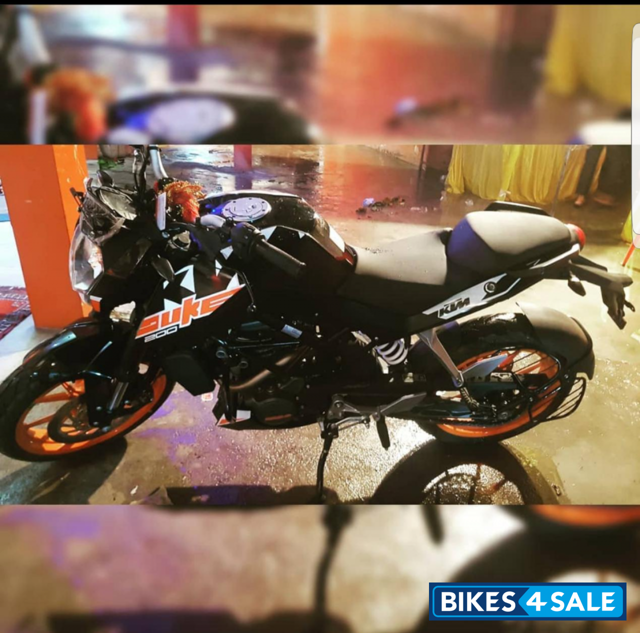 Black KTM Duke 200 ABS
