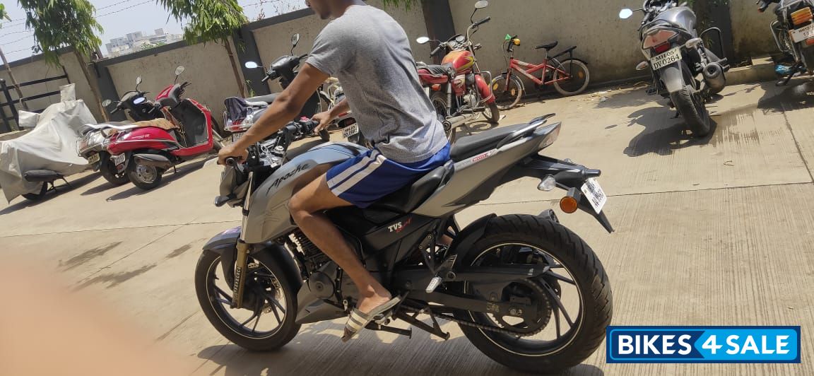 TVS Apache RTR 200 4V