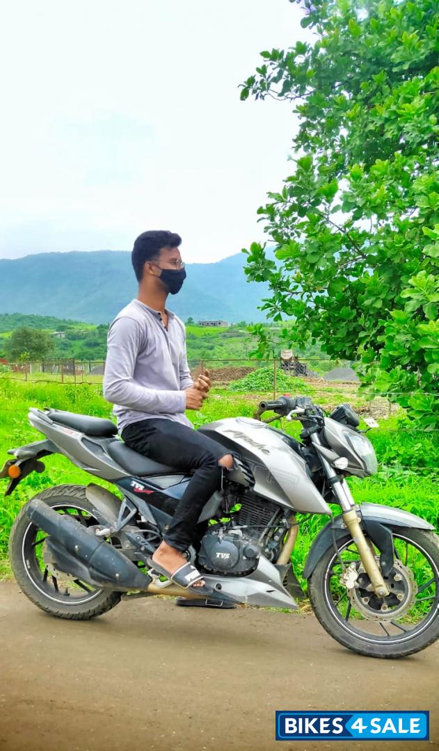 TVS Apache RTR 200 4V