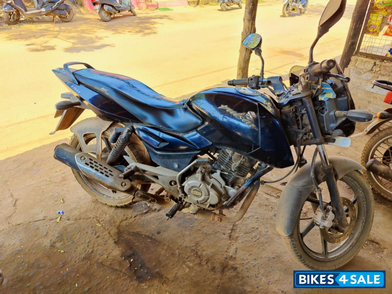 Black Bajaj Pulsar 150