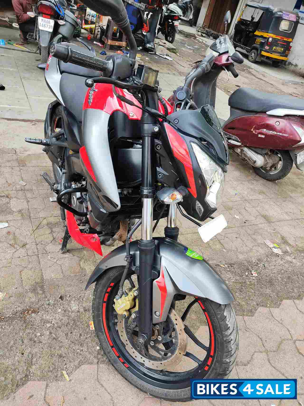 Red Bajaj Pulsar 200 NS