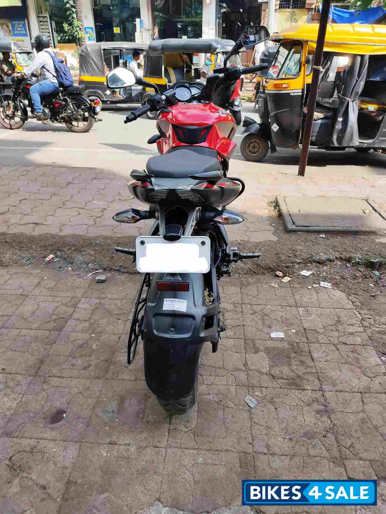 Red Bajaj Pulsar 200 NS