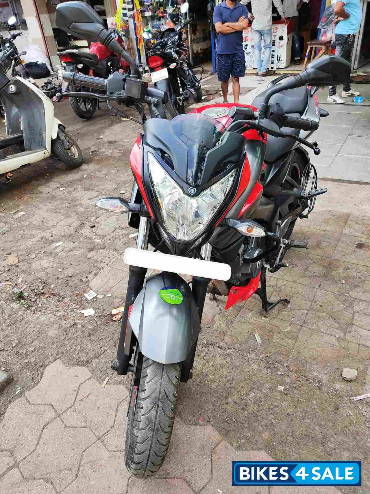 Red Bajaj Pulsar 200 NS