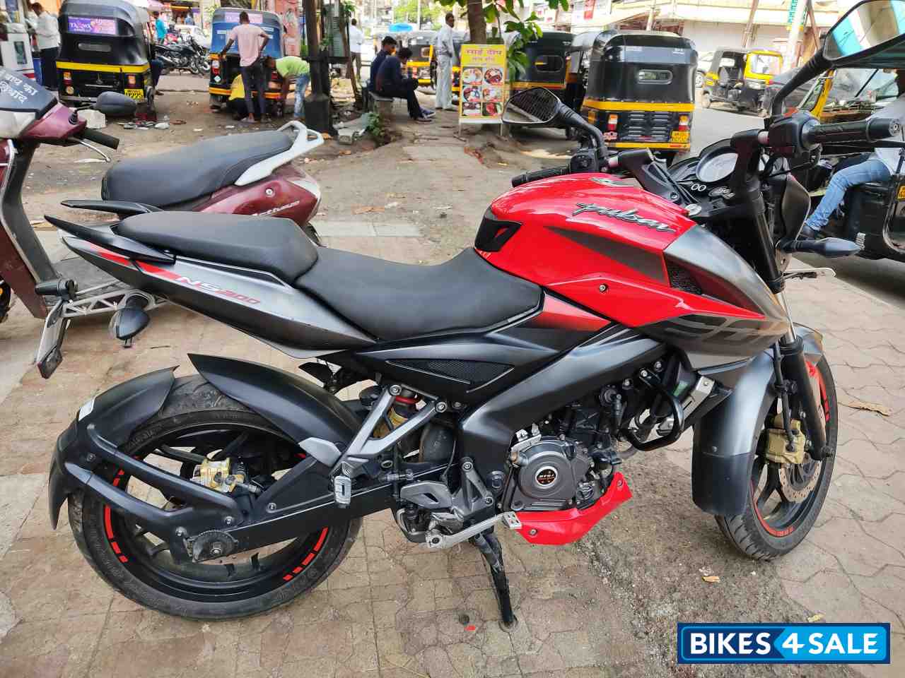 Red Bajaj Pulsar 200 NS