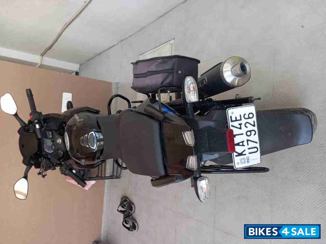 Bajaj Pulsar 220F BS6