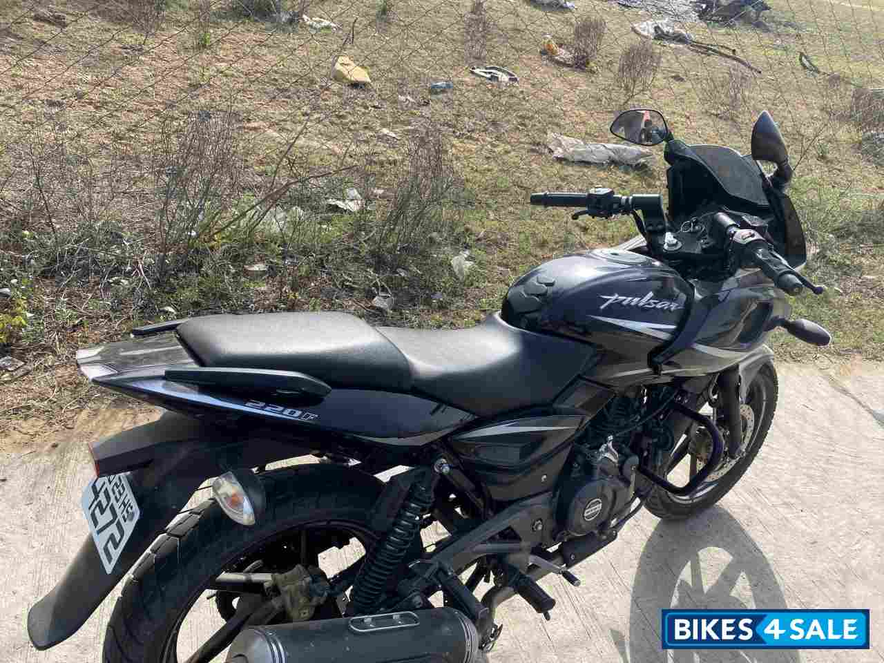Bajaj Pulsar 220F