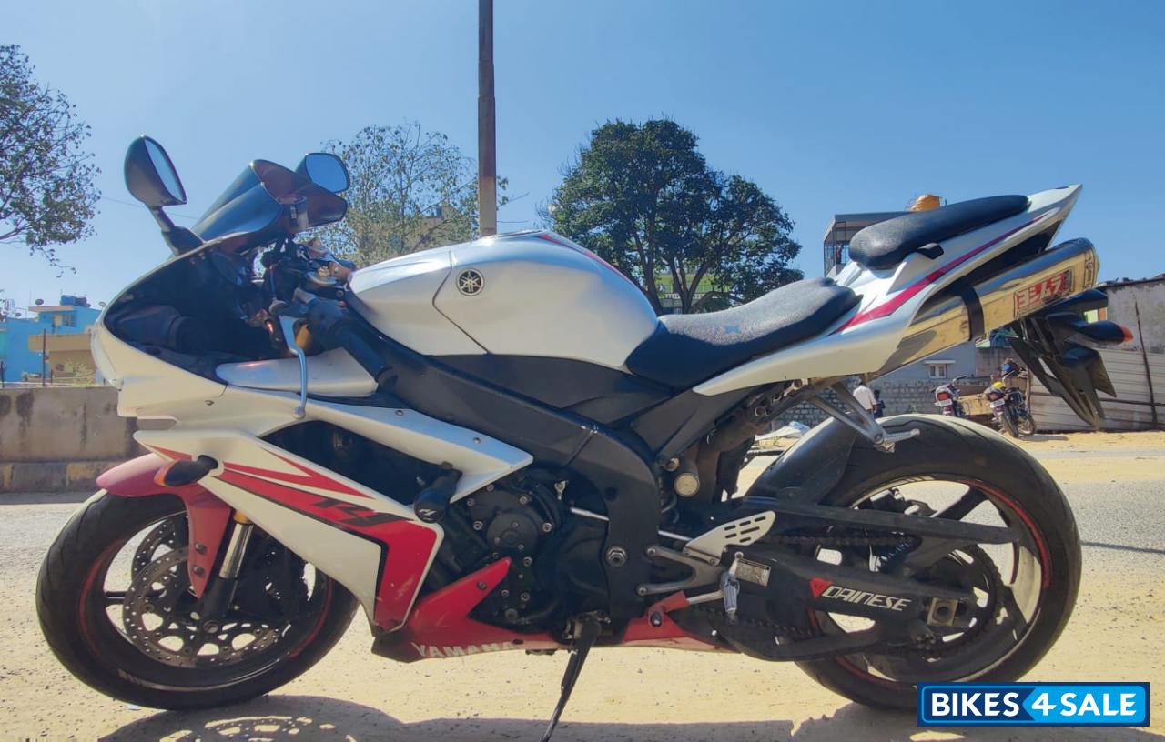 Yamaha YZF R1