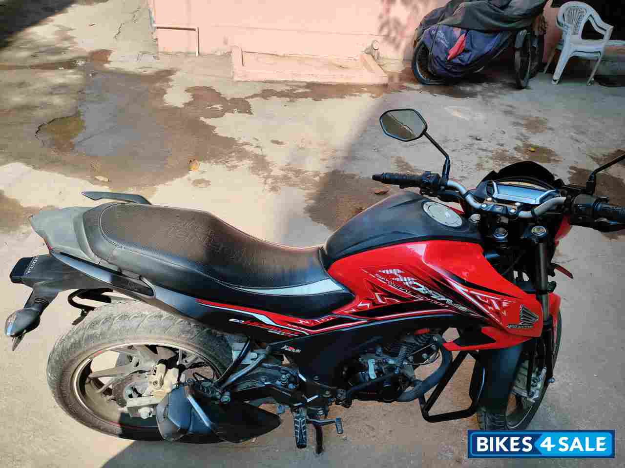 Red Honda CB Hornet 160R