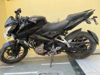 Black Bajaj Pulsar 200 NS