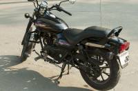 Bajaj Avenger 220 DTS-i
