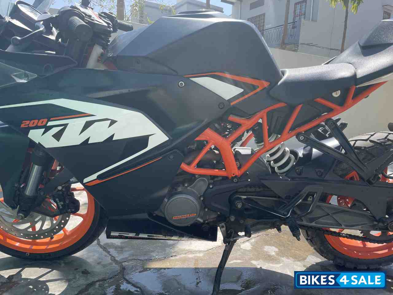 Black KTM RC 200