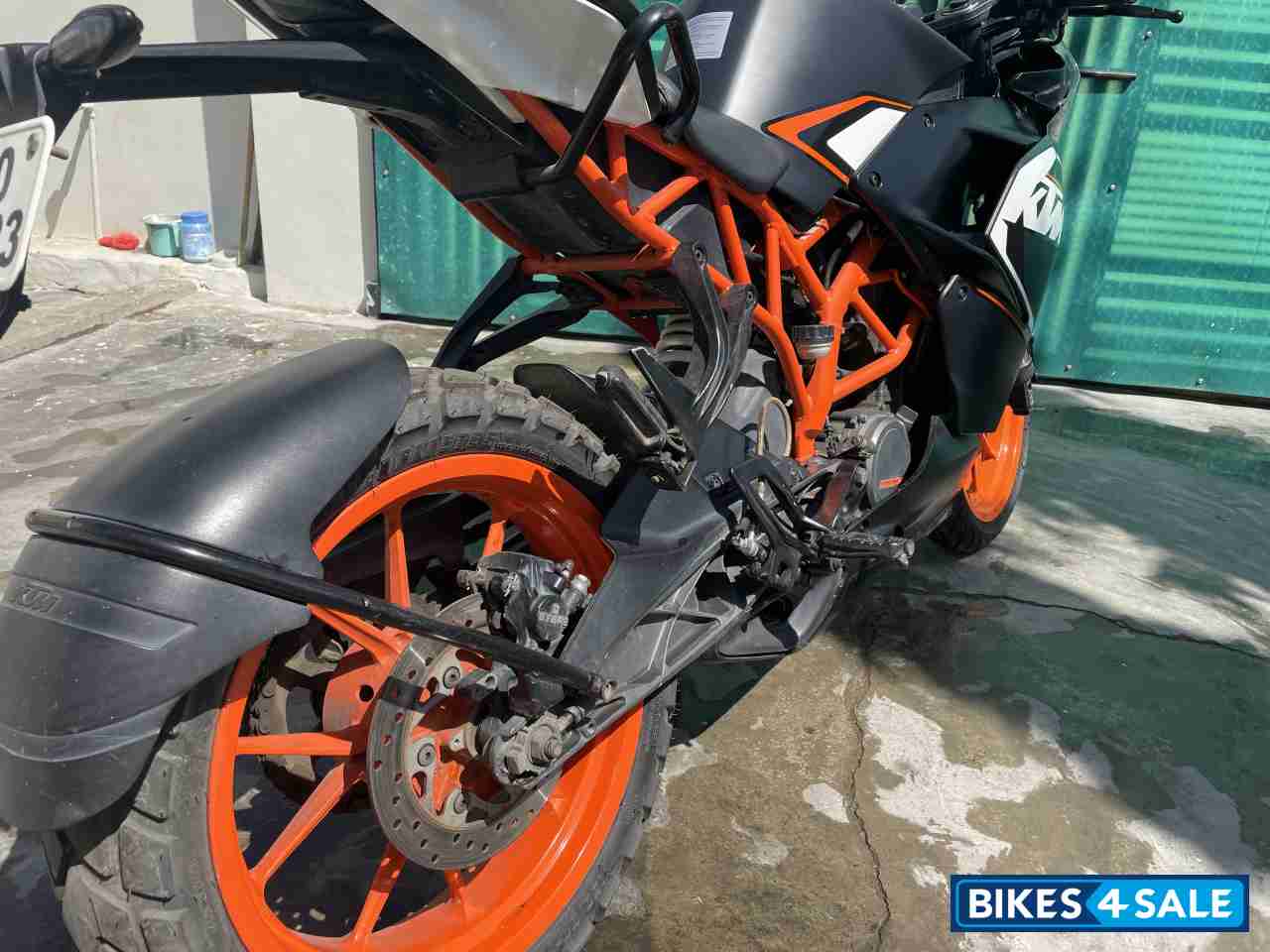 Black KTM RC 200