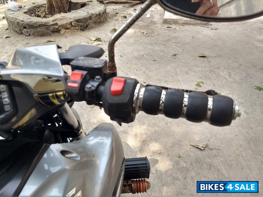 Silver Suzuki Intruder SP Silver Suzuki Intruder SP