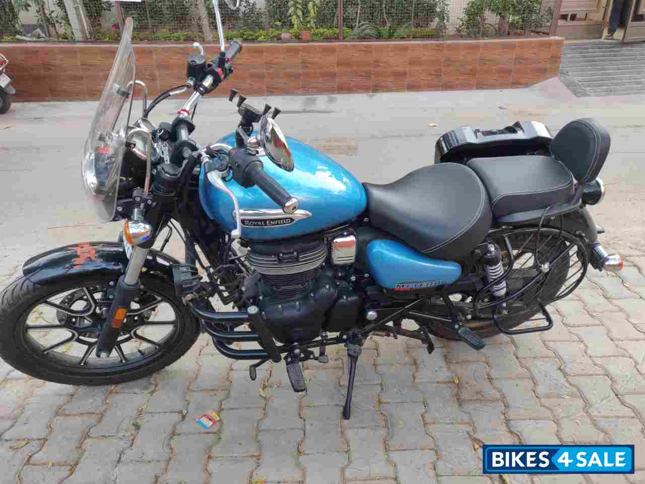 Blue Royal Enfield Meteor 350 Supernova Blue Royal Enfield Meteor 350 Supernova