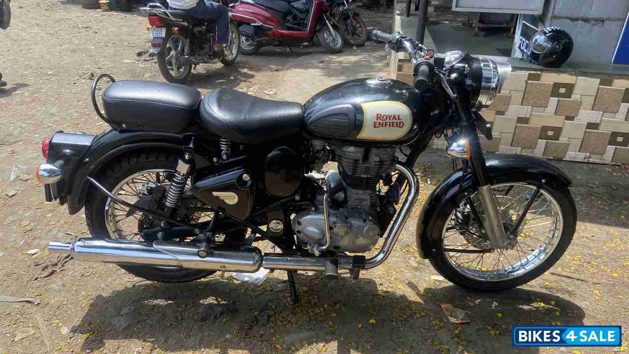 Black Royal Enfield Classic 350