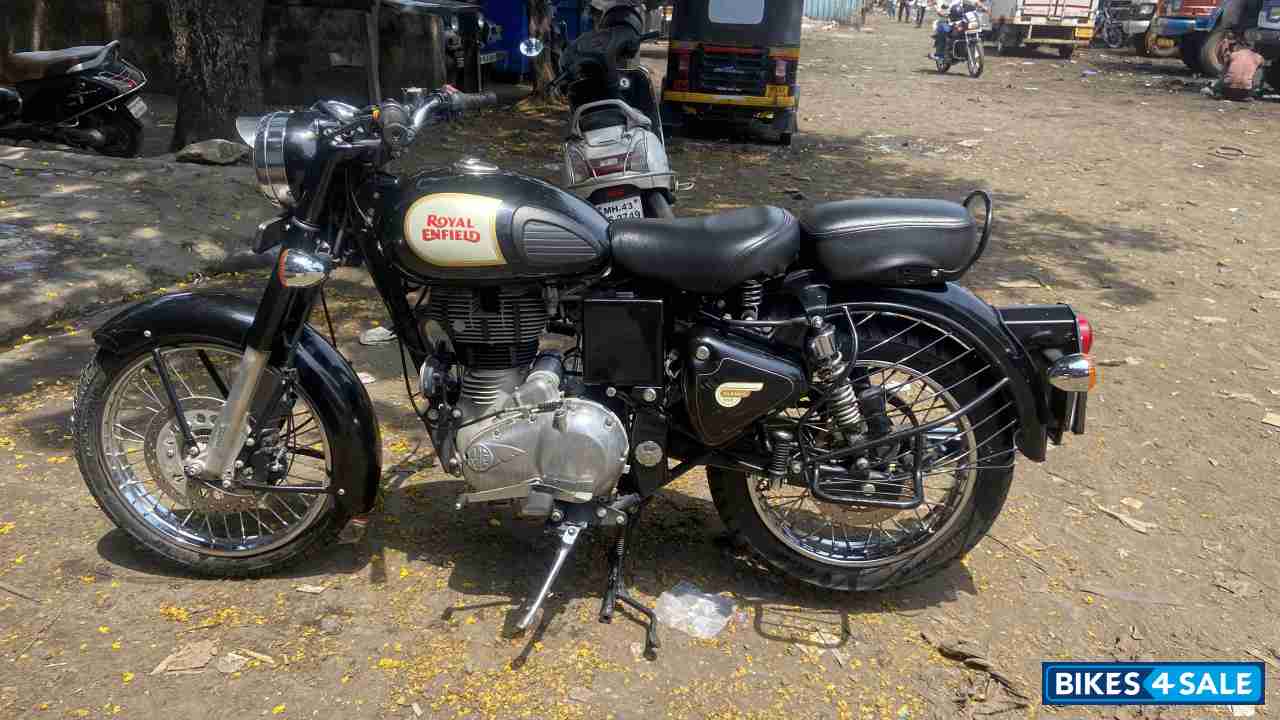 Black Royal Enfield Classic 350