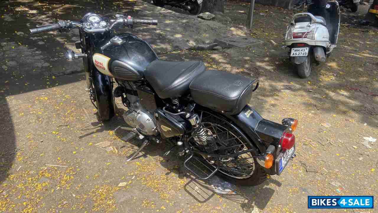 Black Royal Enfield Classic 350