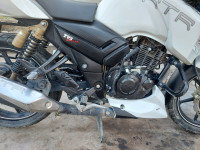 White TVS Apache RTR 180