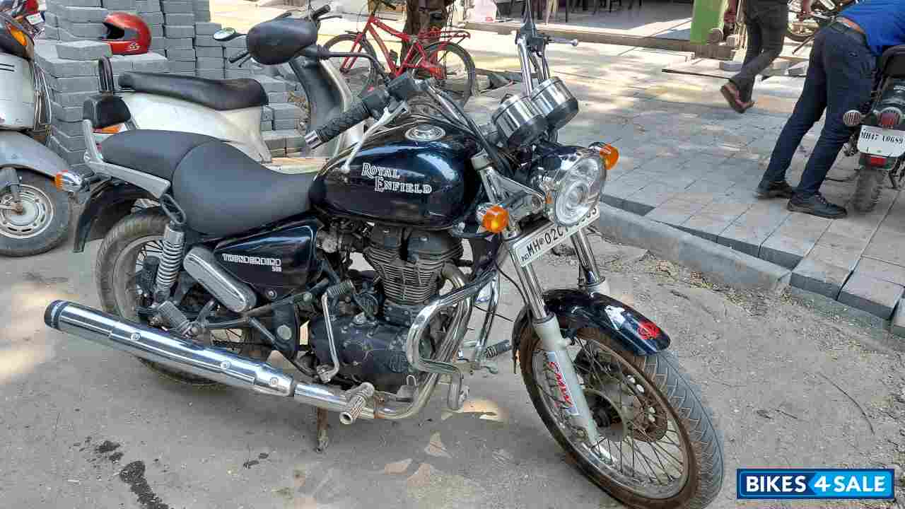 Black Royal Enfield Thunderbird 500