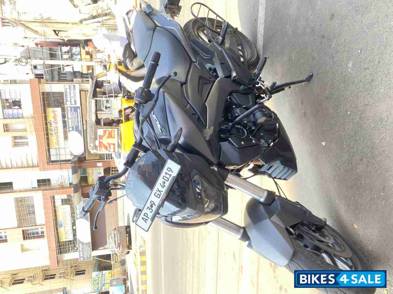 Bajaj Dominar 400 ABS BS6