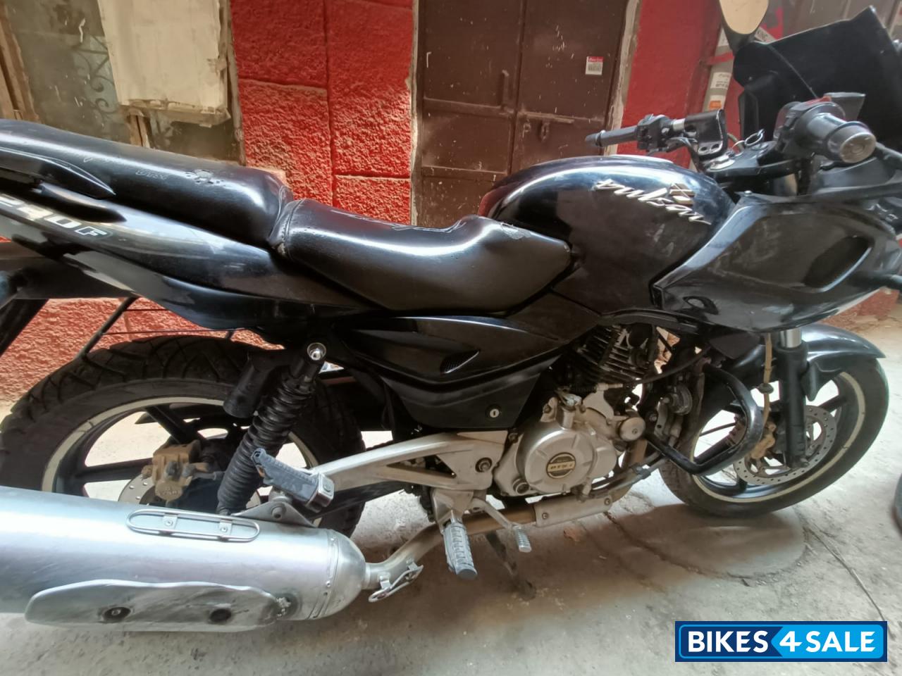 Bajaj Pulsar 220 DTSFi