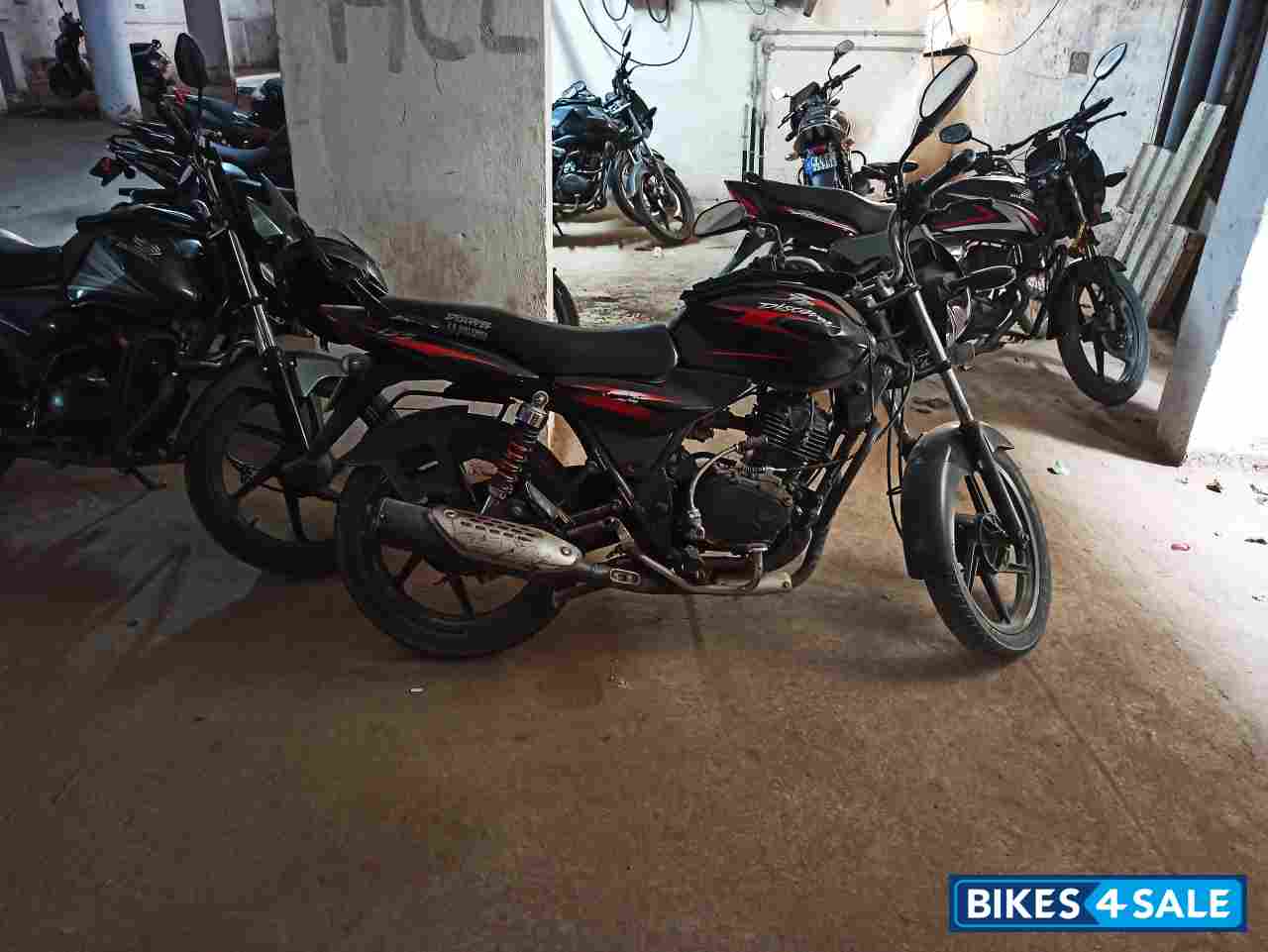 Bajaj Discover DTSi 135