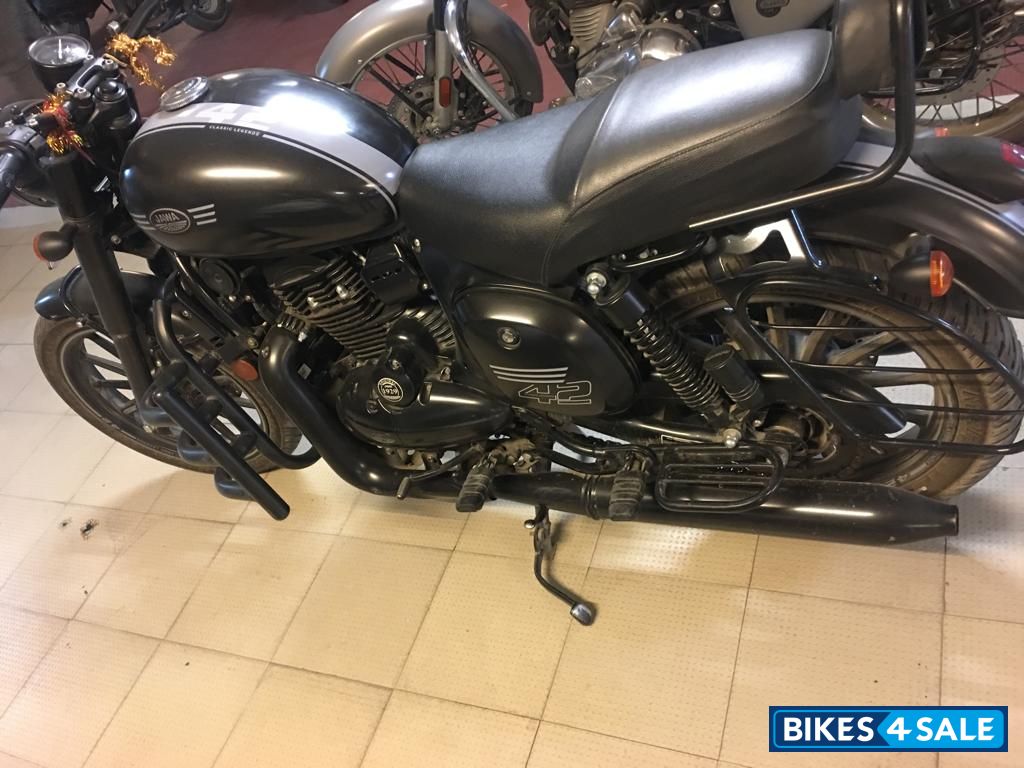 Matt Black Jawa Jawa BS6