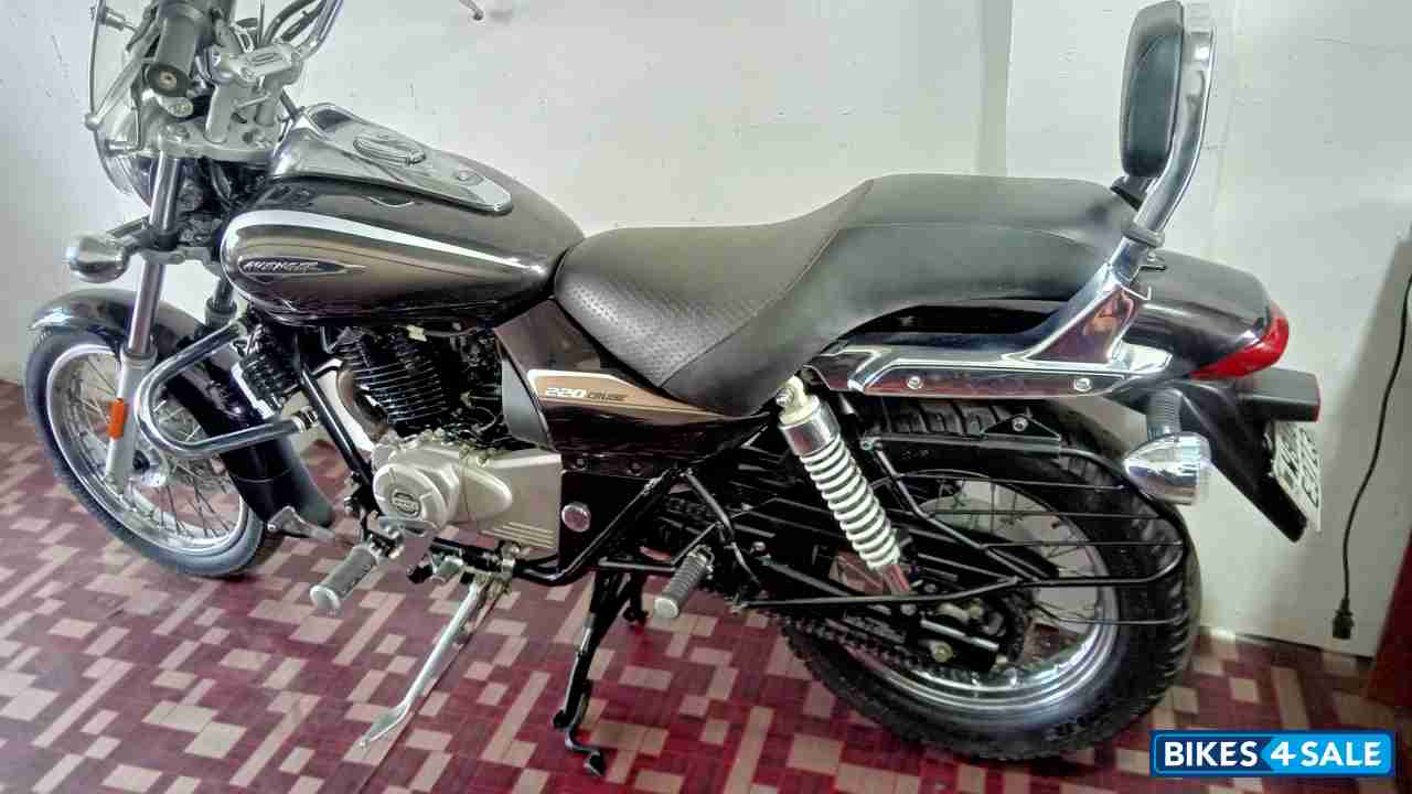 Bajaj Avenger Cruise 220 BS6