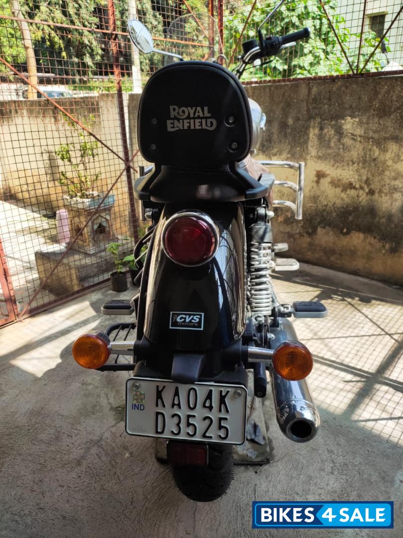 Silver And Gold Royal Enfield Meteor 350