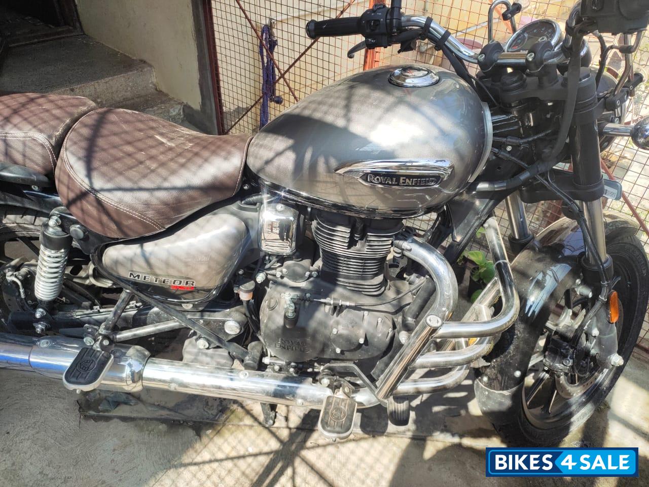 Silver And Gold Royal Enfield Meteor 350