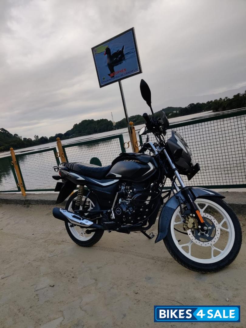 Black Bajaj Platina 110 H-Gear