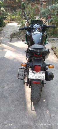 Black Or Light Green Yamaha Fazer