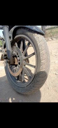 White Matt Bajaj Avenger Street 220