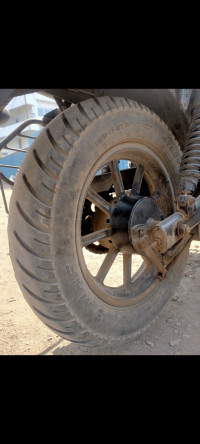 White Matt Bajaj Avenger Street 220